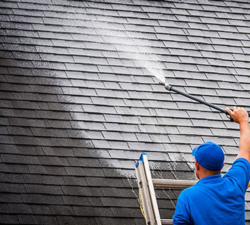 Nettoyage et démoussage de toiture à Aigremont (78240) dans les Yvelines (78) - ETS B.Marchal Couverture